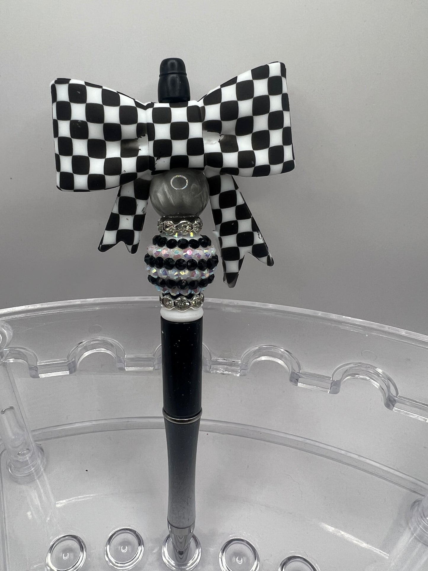 Black and white Bow beaded pen