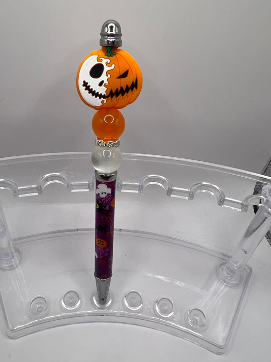 Ghost face pumpkin pen